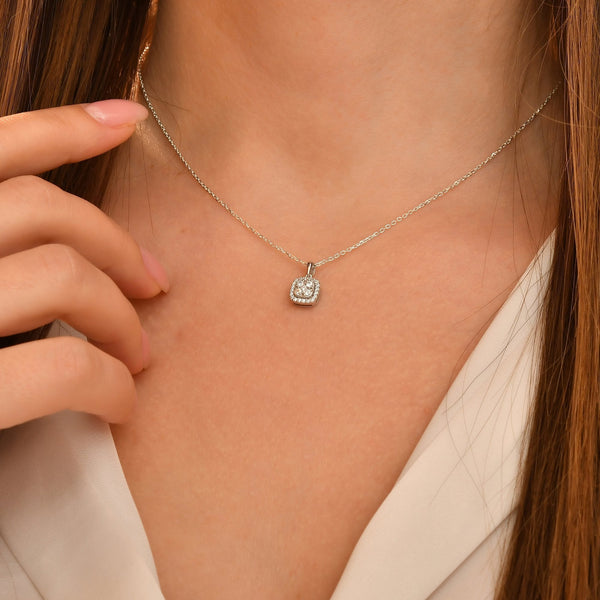 0.30 Carat Diamond Necklace