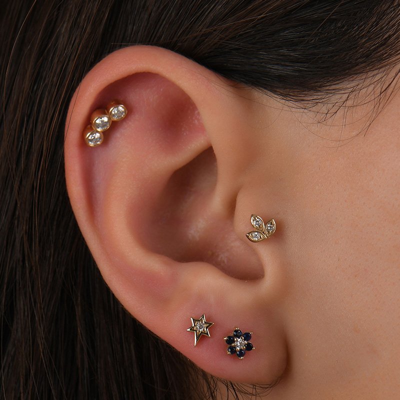 0.08 Carat Sapphire Flower Diamond Piercing