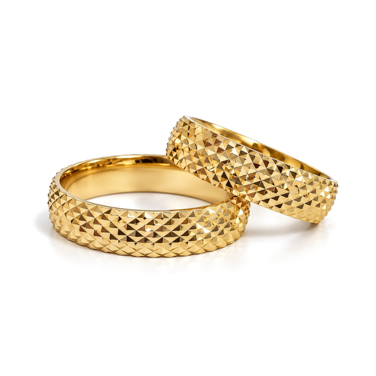 Diamond-Cut Dome Gold Wedding Band Set · Yellow Gold · Set