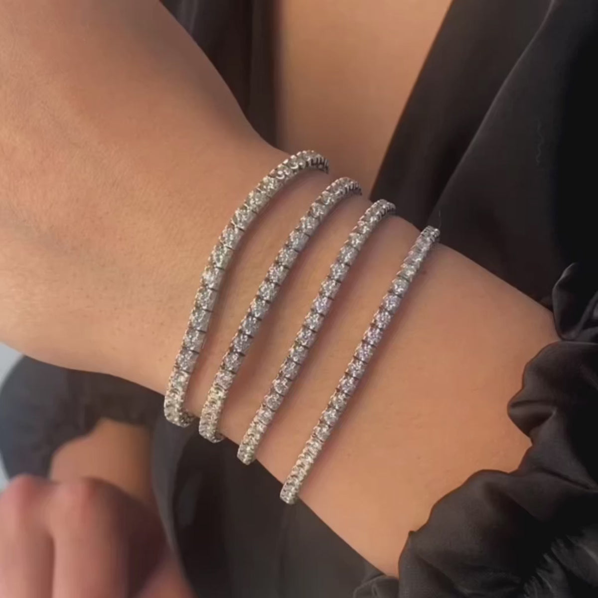 Lab-Grown Diamond Tennis Bracelet – Square · Video