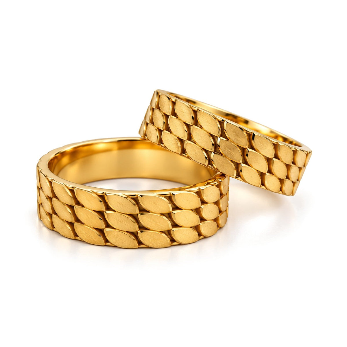Scale Pattern Gold Wedding Band Set · Yellow Gold · Set